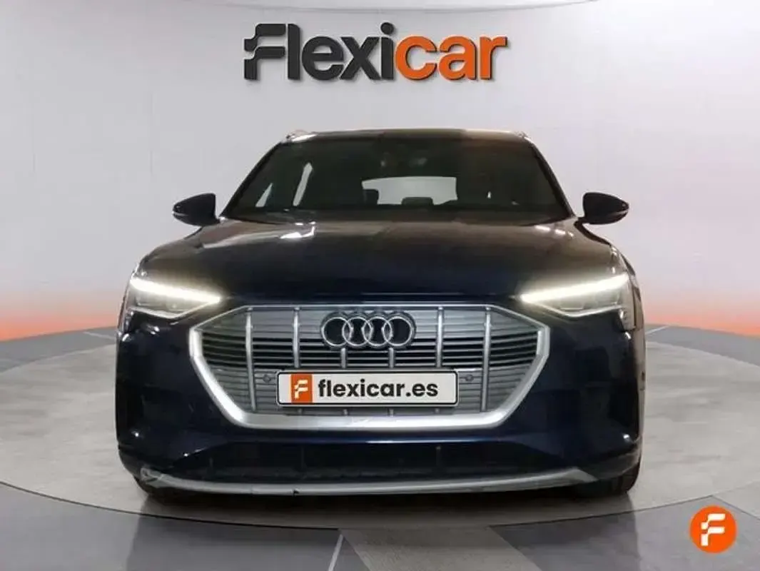 Usado Audi e-tron 300 kW (408 CV) 2022 Azul SUV