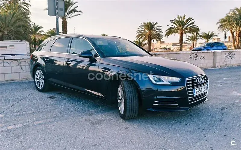 Usado Audi A4 Design 190 CV (139 kW) 2016 Azul Familiar