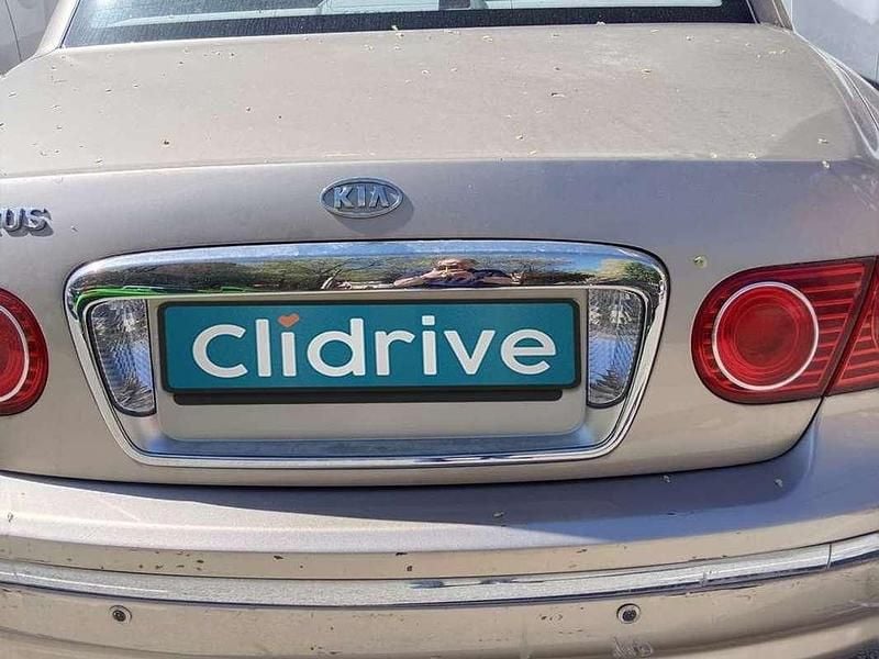 Käytetty Kia Opirus 203 HP (149 kW) 2005 Peessi Sedan