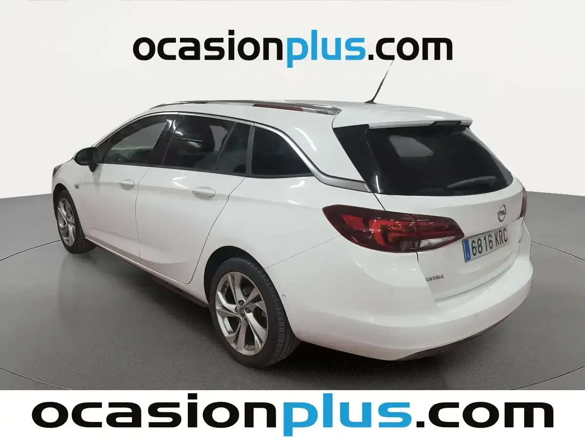 Usado Opel Astra Dynamic 125 CV (91 kW) 2018 Blanco Familiar