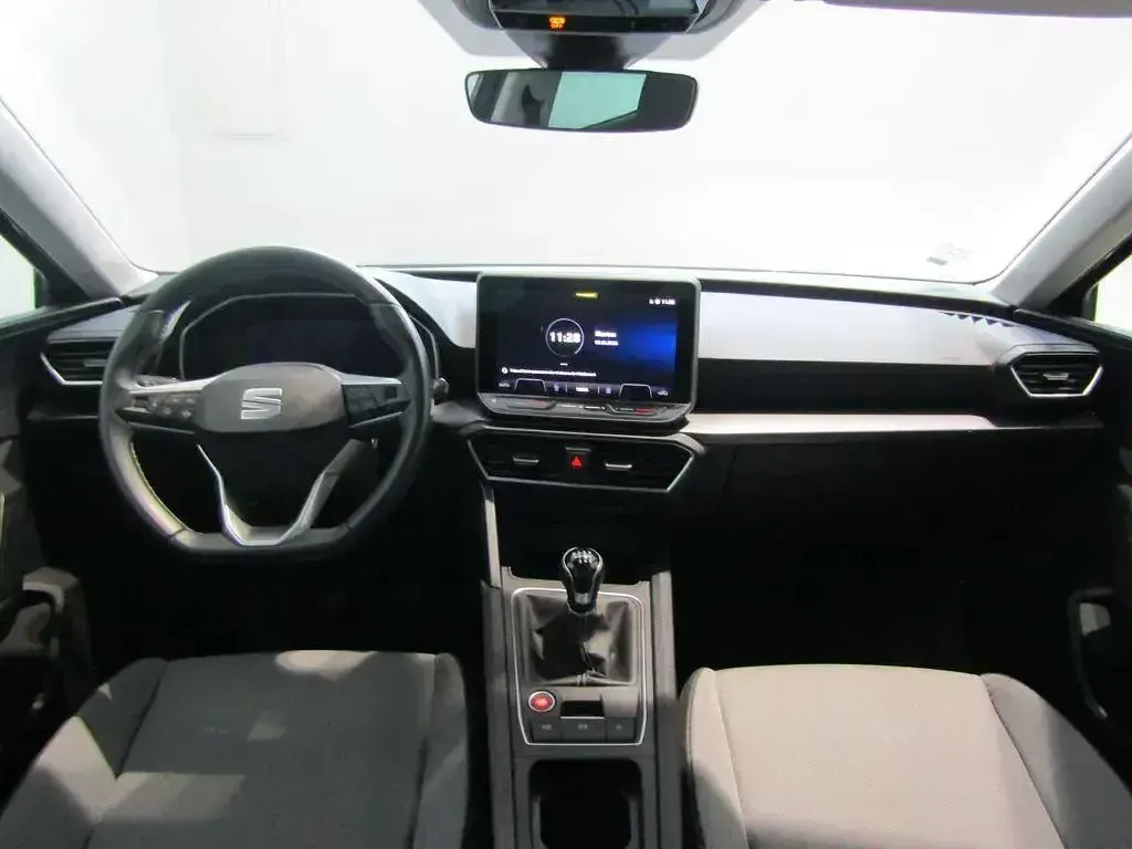 Occasion Seat Leon Style 116 PK (85 kW) 2025 Grijs Sedan
