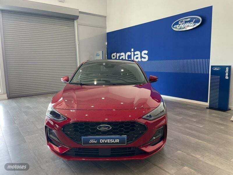 Rojo Usado 2023 Ford Focus ST-Line X Berlina | 30.890 € - Imagen 1/4