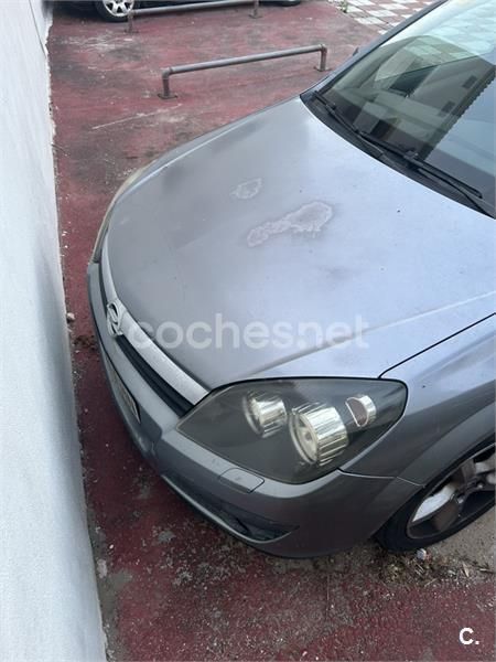 Gris / plata Usado 2006 Opel Astra Cosmo Berlina | 2200 € (Precio justo) - Imagen 1/1