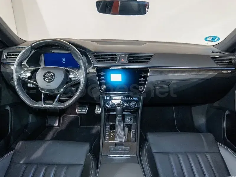 Usado Skoda Superb SportLine 218 CV (160 kW) 2023 Blanco Berlina