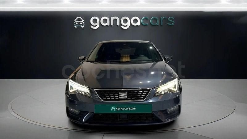 Usado Seat Leon XCELLENCE 130 CV (95 kW) 2020 Gris / plata Berlina