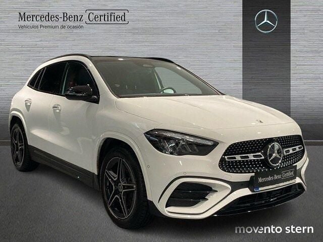 Usado Mercedes GLA200 AMG line 163 CV (119 kW) 2025 Blanco polar SUV