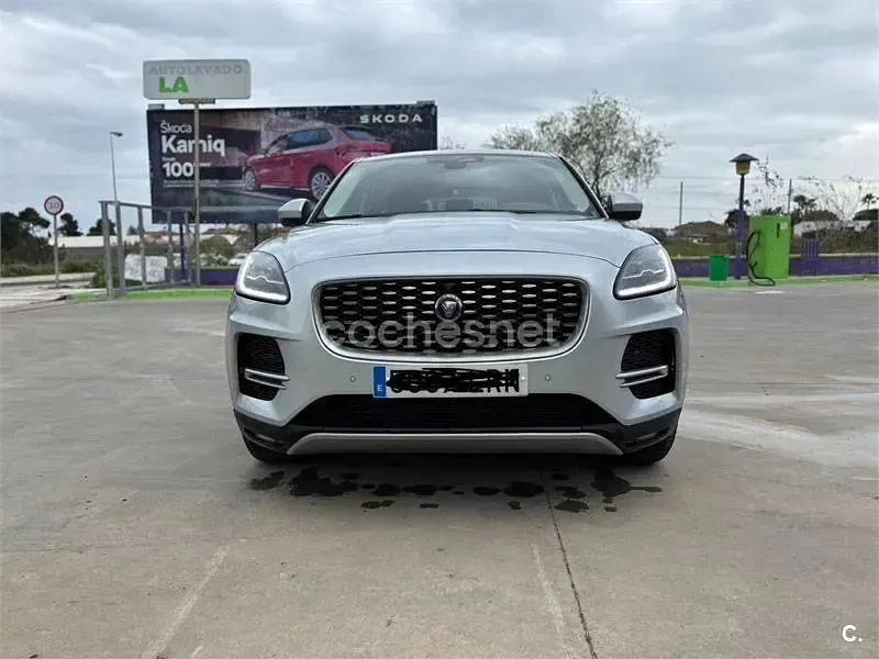 Usado Jaguar E-Pace 163 CV (119 kW) 2021 Gris / plata SUV