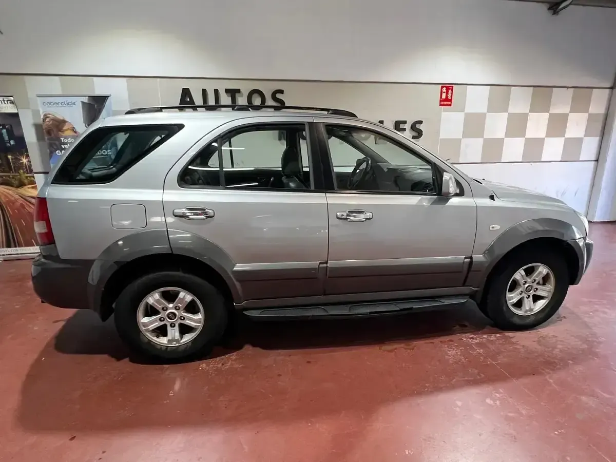 Usado Kia Sorento EX 140 CV (102 kW) 2002 Gris SUV