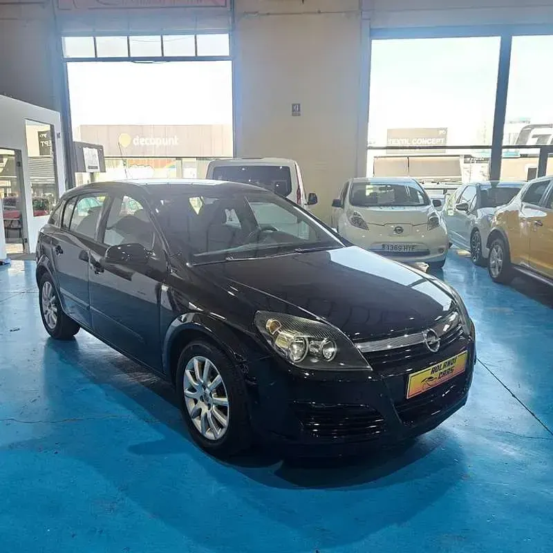 Usado Opel Astra Essentia 90 CV (66 kW) 2006 Negro Utilitario