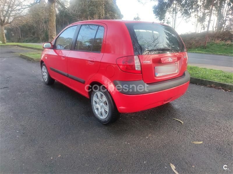 Usado Hyundai Getz SE 97 CV (71 kW) 2007 Rojo Utilitario