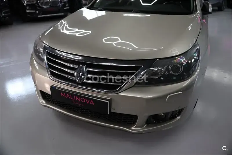 Usado Renault Latitude Privilege 175 CV (128 kW) 2012 Beige Berlina