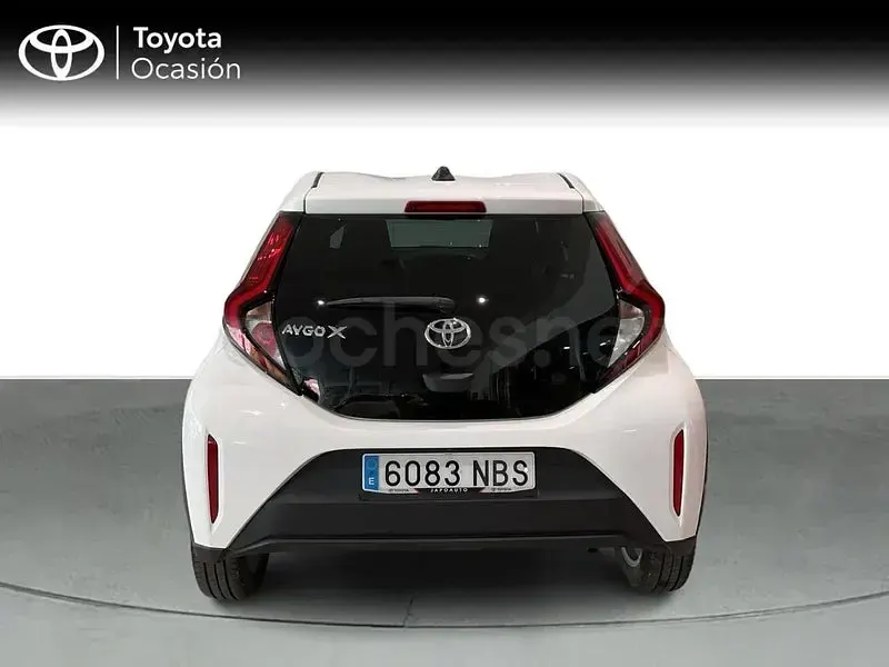 Usado Toyota Aygo X Play 72 CV (52 kW) 2025 Blanco SUV