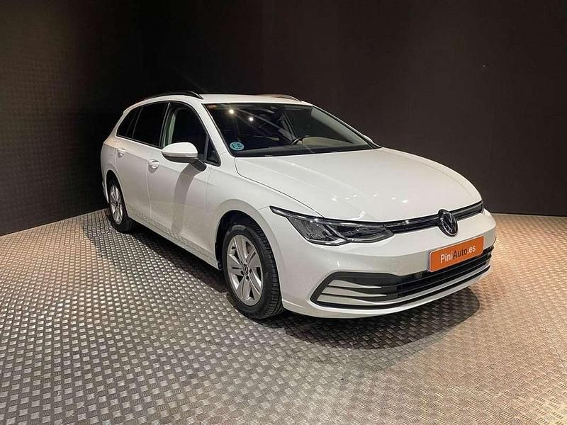 Usado VW Golf VIII Life 116 CV (85 kW) 2021 Blanco Familiar