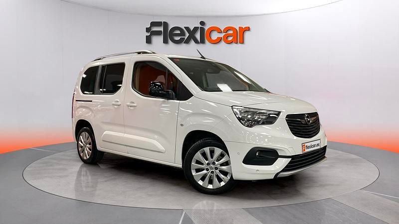 Usado Opel Combo Elegance 131 CV (96 kW) 2021 Blanco Monovolumen