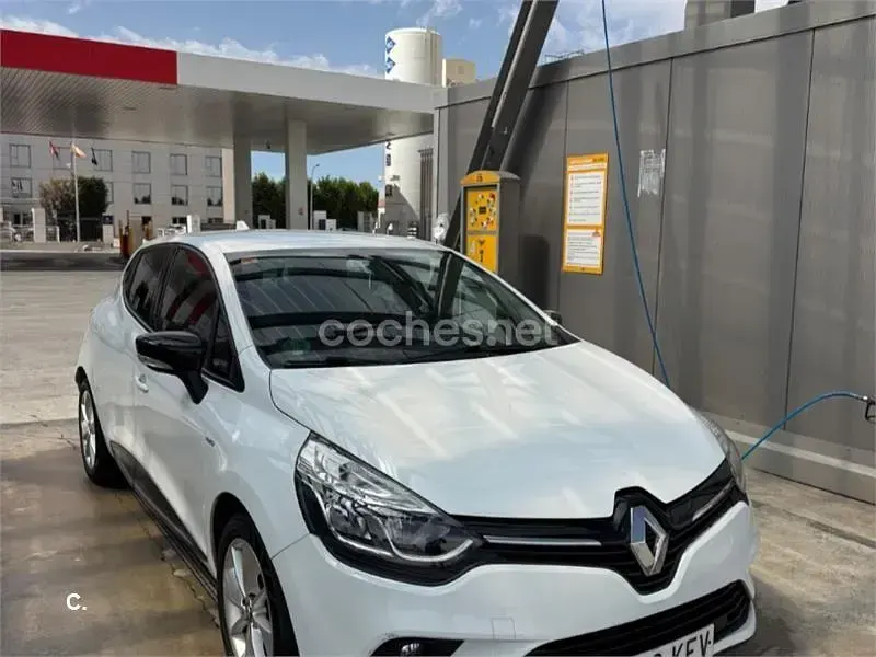 Usado Renault Clio IV LIMITED 90 CV (66 kW) 2017 Blanco Berlina