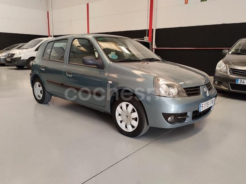 Verde Usado 2007 Renault Clio II Authentique Berlina | 2590 € (Precio justo) - Imagen 1/4