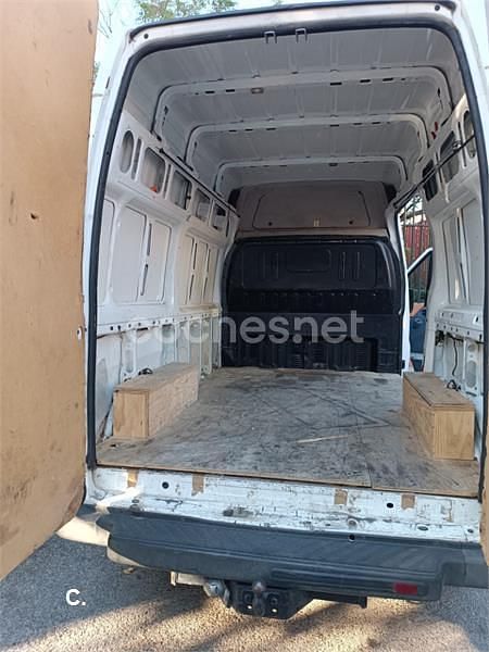 Usado Ford Tourneo Limited 125 CV (91 kW) 2012 Blanco Monovolumen