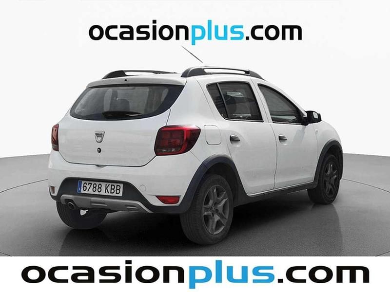 Usado Dacia Sandero Stepway 90 CV (66 kW) 2017 Blanco Utilitario