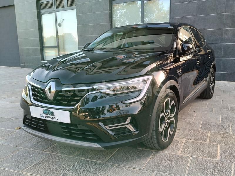 Usado Renault Arkana Techno 145 CV (106 kW) 2022 Negro SUV