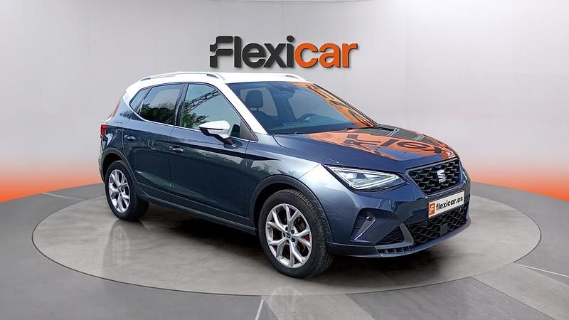 Usado Seat Arona FR 150 CV (110 kW) 2023 Gris SUV