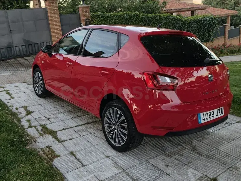 Usado Seat Ibiza CONNECT 110 CV (80 kW) 2017 Rojo Berlina