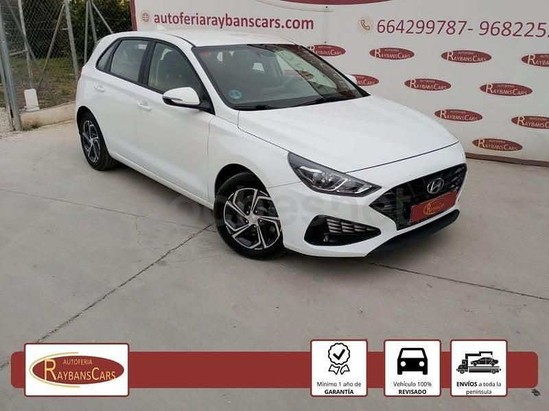 Usado Hyundai i30 116 CV (85 kW) 2021 Blanco Berlina
