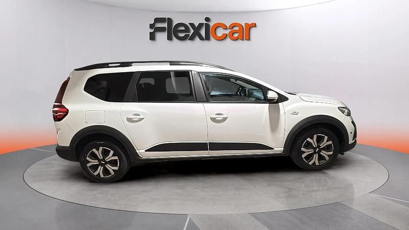 Usado Dacia Jogger Expression 110 CV (80 kW) 2023 Blanco Monovolumen