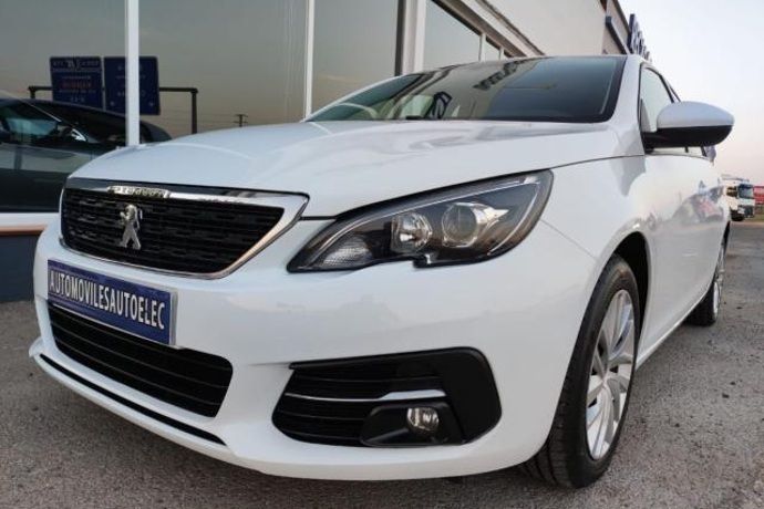Usado 2018 Peugeot 308 Active | 12.500 € - Imagen 1/4