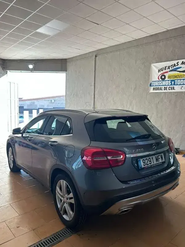Usado Mercedes GLA200 Urban 136 CV (100 kW) 2014 Gris SUV