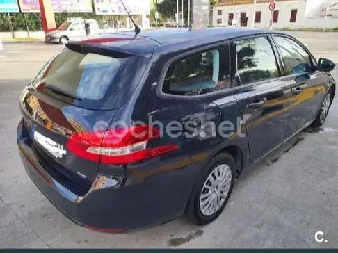 Usado Peugeot 308 Access 100 CV (73 kW) 2015 Negro Berlina