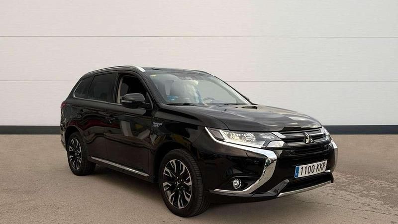 Usado Mitsubishi Outlander 205 CV (150 kW) 2018 Negro SUV
