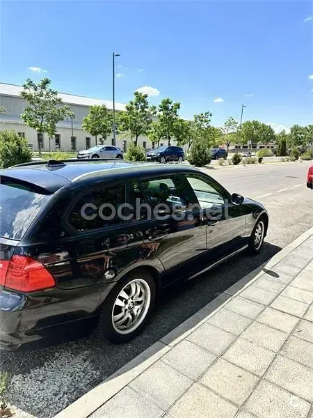 Usado BMW 320 170 CV (125 kW) 2011 Negro Familiar