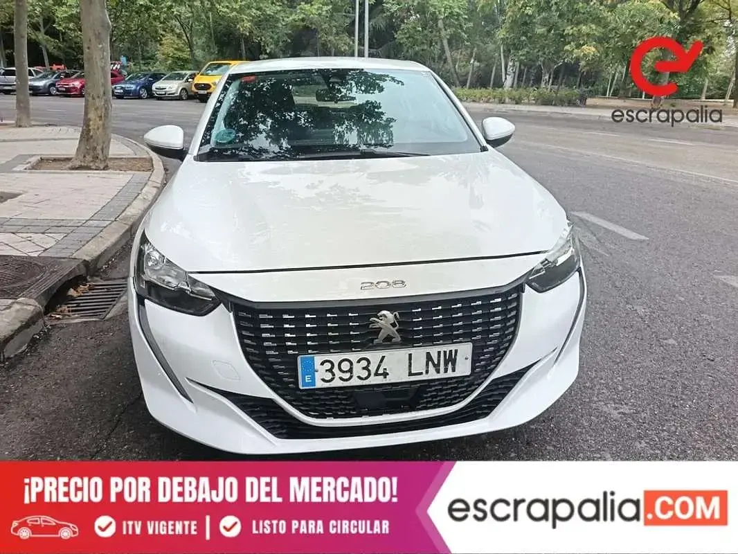Usado Peugeot 208 Active 102 CV (75 kW) 2021 Blanco Utilitario