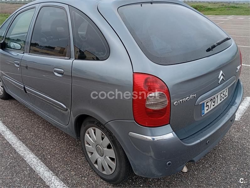 Usado Citroën Xsara Picasso Exclusive 110 CV (80 kW) 2010 Azul Monovolumen