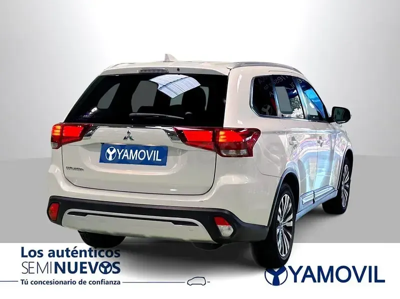 Usado Mitsubishi Outlander Motion 150 CV (110 kW) 2021 Blanco SUV
