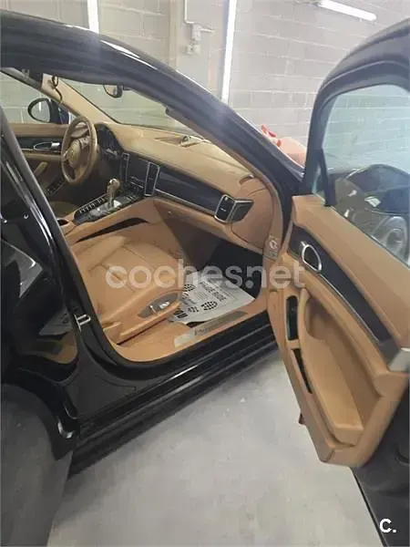 Usado Porsche Panamera 250 CV (183 kW) 2012 Negro Utilitario