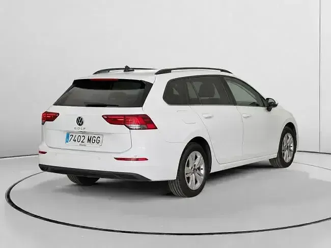 Usado VW Golf VIII Life 115 CV (84 kW) 2023 Blanco Familiar