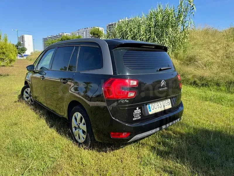 Usado Citroën Grand C4 Picasso Live 120 CV (88 kW) 2016 Negro Monovolumen