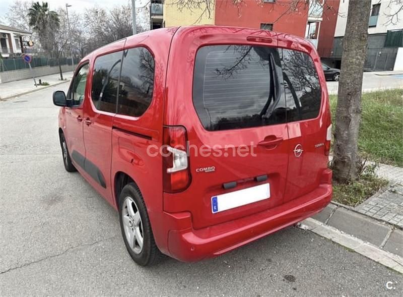 Usado Opel Combo Life Selective 131 CV (96 kW) 2019 Rojo Monovolumen