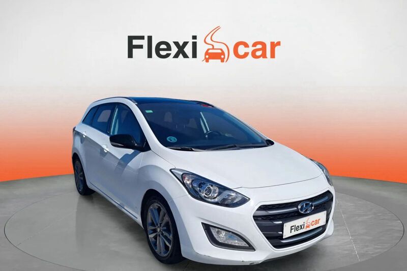 Blanco Usado 2015 Hyundai i30 Familiar | 11.290 € (Precio justo) - Imagen 1/4