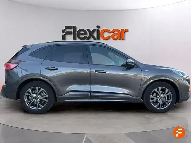 Usado Ford Kuga ST-Line 120 CV (88 kW) 2022 Gris SUV