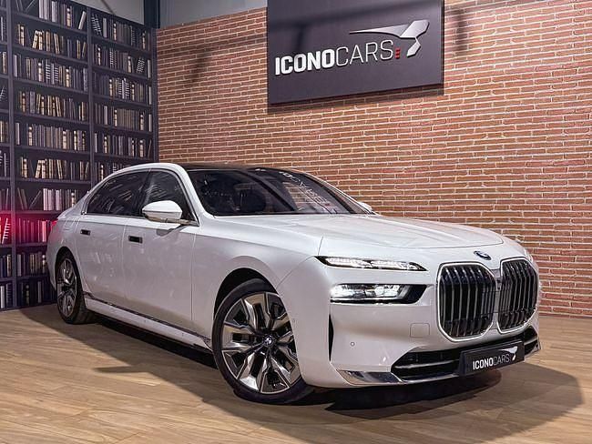 Usado BMW 750e Comfort Edition 489 CV (359 kW) 2023 Blanco Berlina