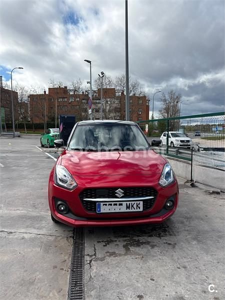 Usado Suzuki Swift GLX 83 CV (61 kW) 2023 Rojo Utilitario