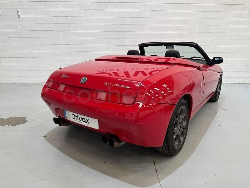 Usado Alfa Romeo Spider 150 CV (110 kW) 1998 Rojo Descapotable