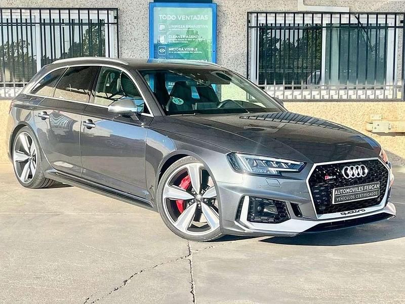 Usado Audi RS4 Exclusive 450 CV (330 kW) 2018 Gris / plata Familiar