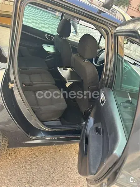 Usado Peugeot 307 110 CV (80 kW) 2006 Negro Familiar