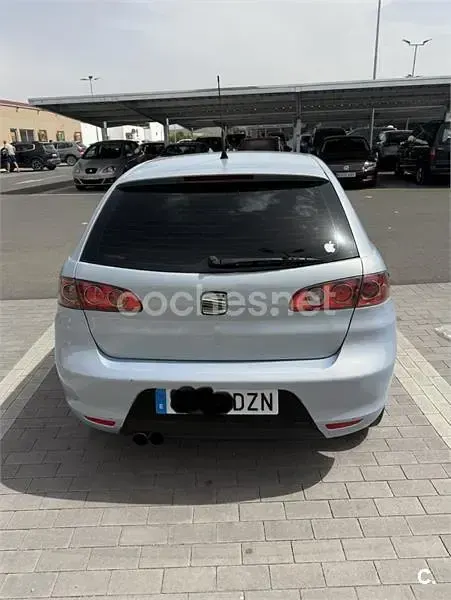 Usado Seat Ibiza 100 CV (73 kW) 2006 Azul Utilitario