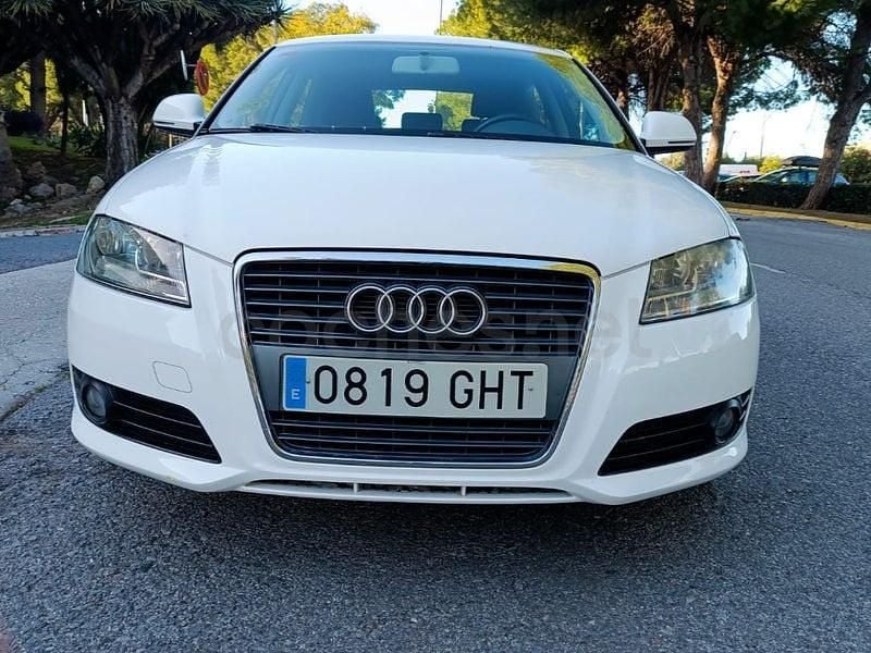 Usado Audi A3 Attraction 105 CV (77 kW) 2008 Blanco Utilitario