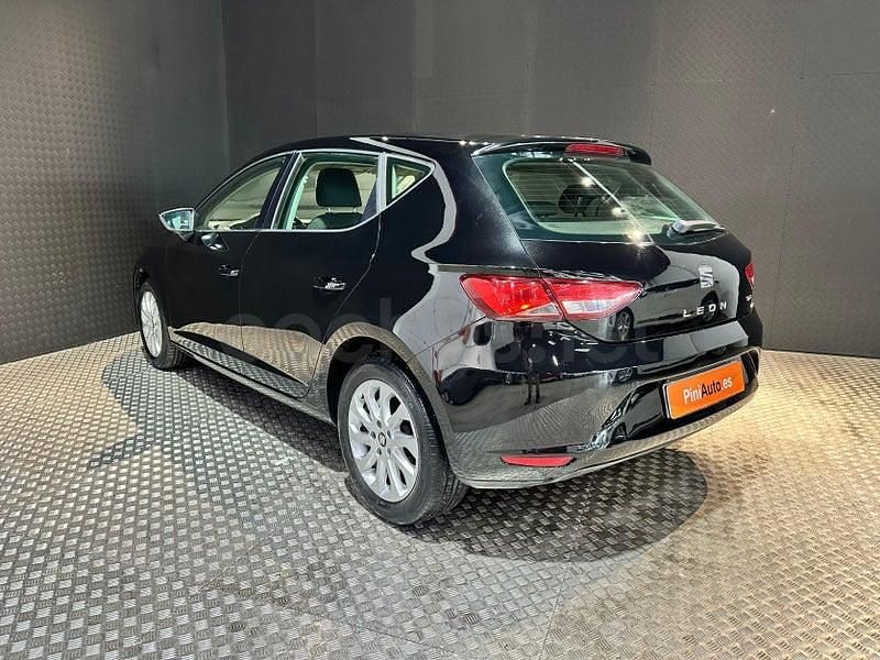 Usado Seat Leon Reference 110 CV (80 kW) 2016 Negro Berlina
