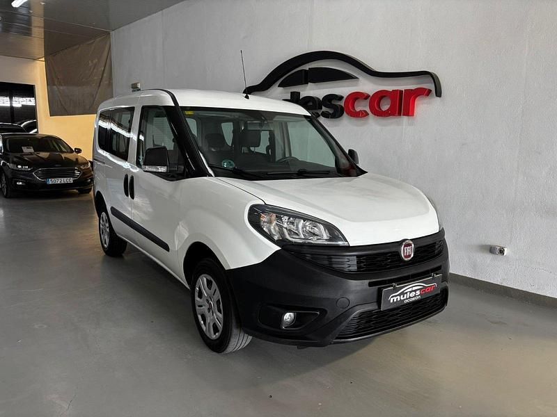 Usado Fiat Doblò 95 CV (69 kW) 2019 Blanco Monovolumen